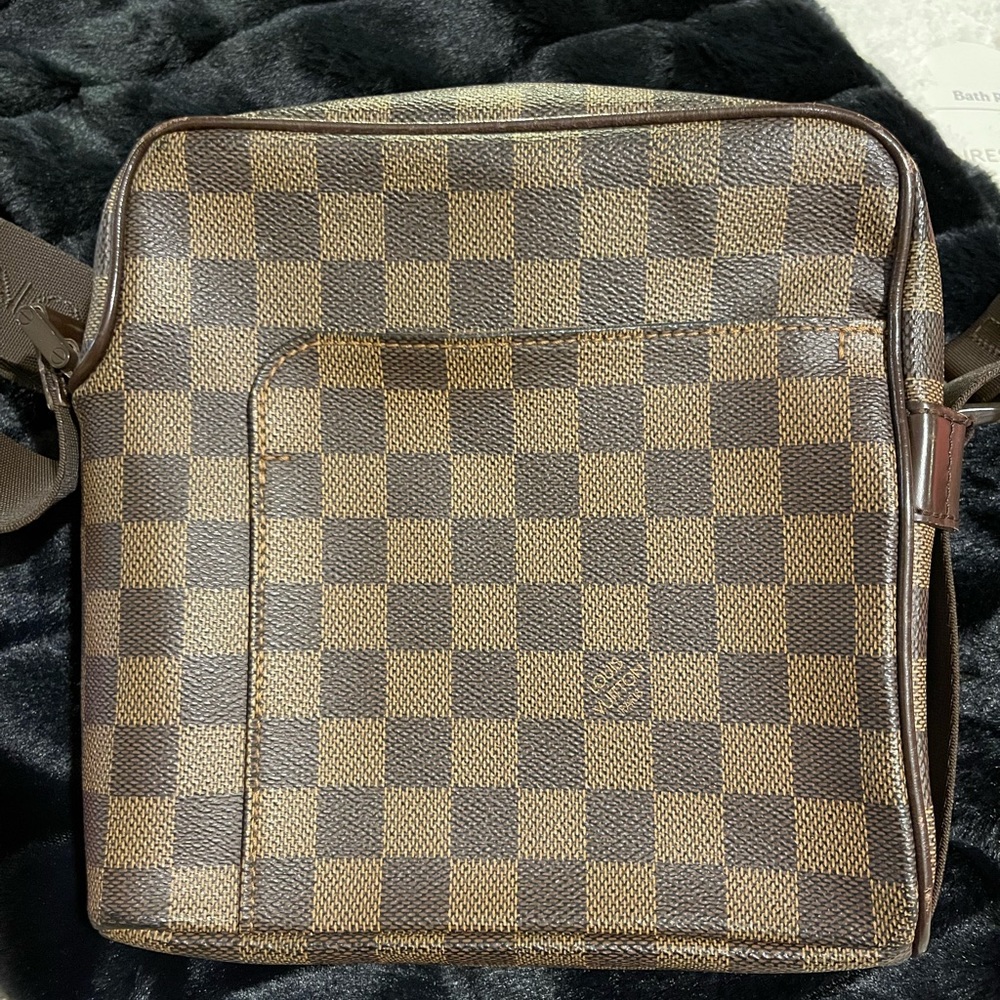 🔥Sale Louis Vuitton pre-loved good condition.🔥